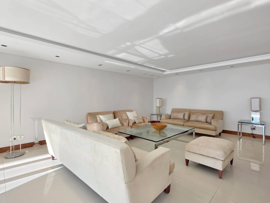 2 Bedroom Property for Sale in Sea Point Western Cape